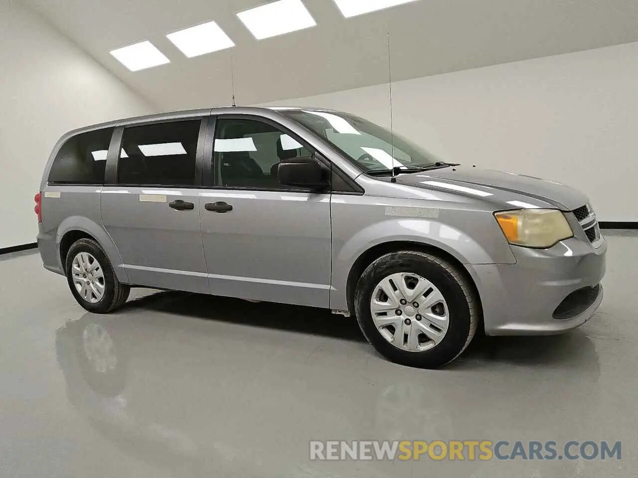4 Photograph of a damaged car 2C4RDGBG3KR799523 DODGE CARAVAN 2019