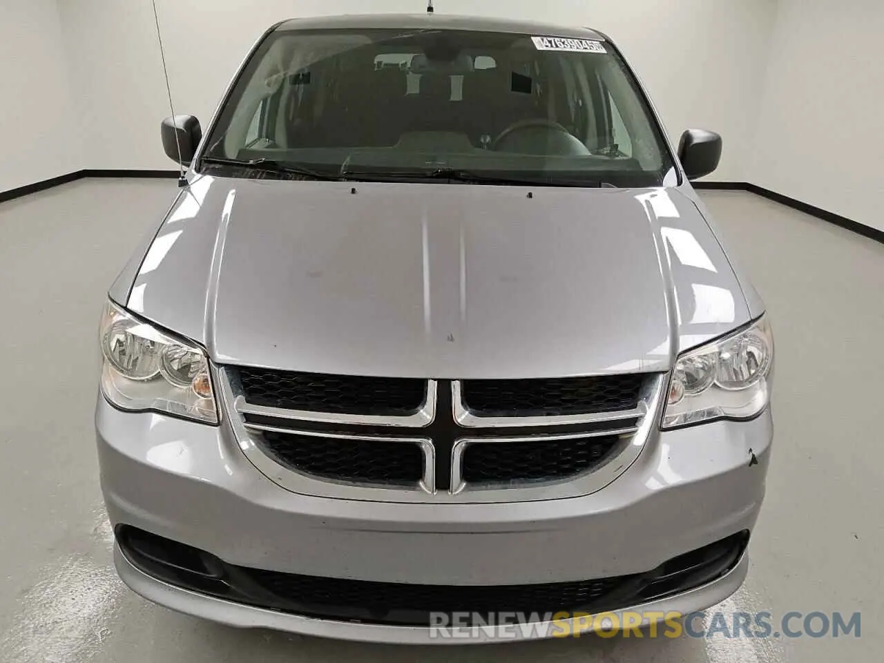 5 Photograph of a damaged car 2C4RDGBG3KR805272 DODGE CARAVAN 2019