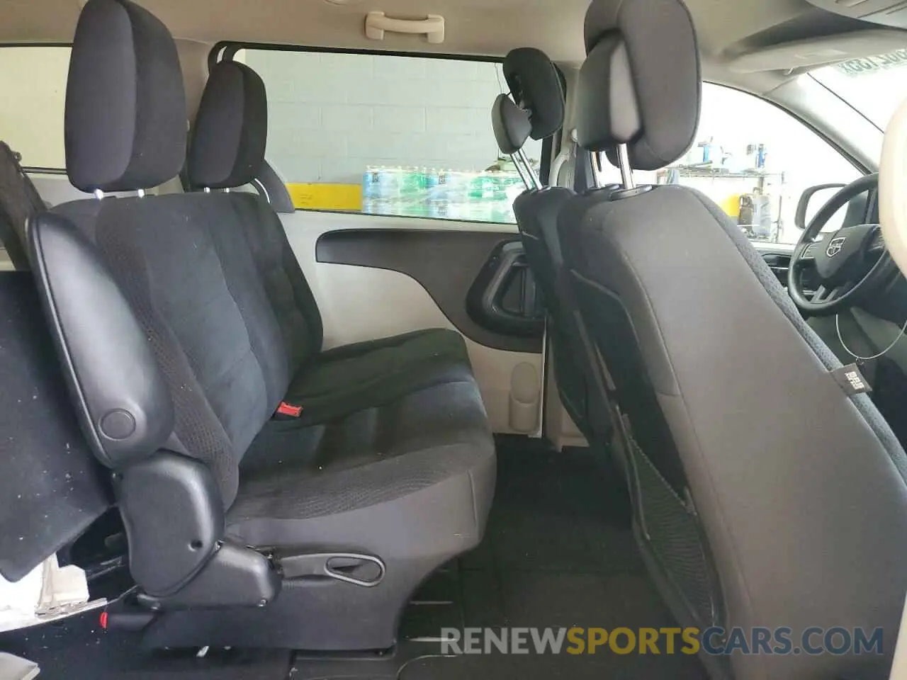 11 Photograph of a damaged car 2C4RDGBG4KR615612 DODGE CARAVAN 2019