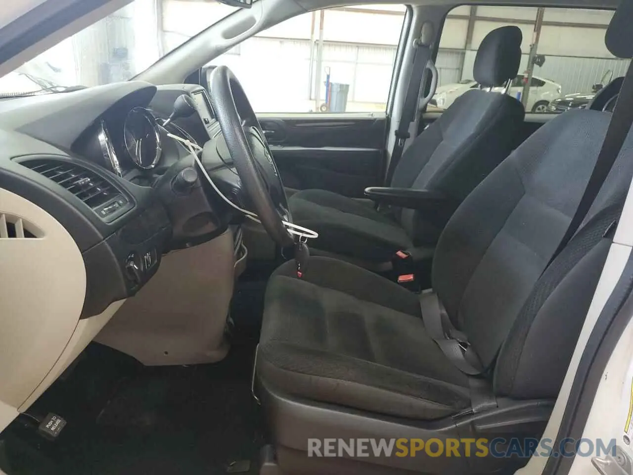 7 Photograph of a damaged car 2C4RDGBG4KR615612 DODGE CARAVAN 2019