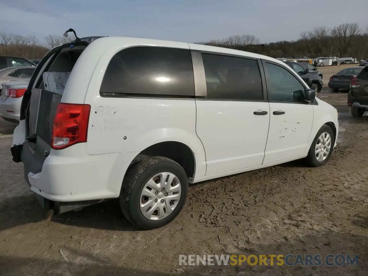 3 Photograph of a damaged car 2C4RDGBG5KR547675 DODGE CARAVAN 2019