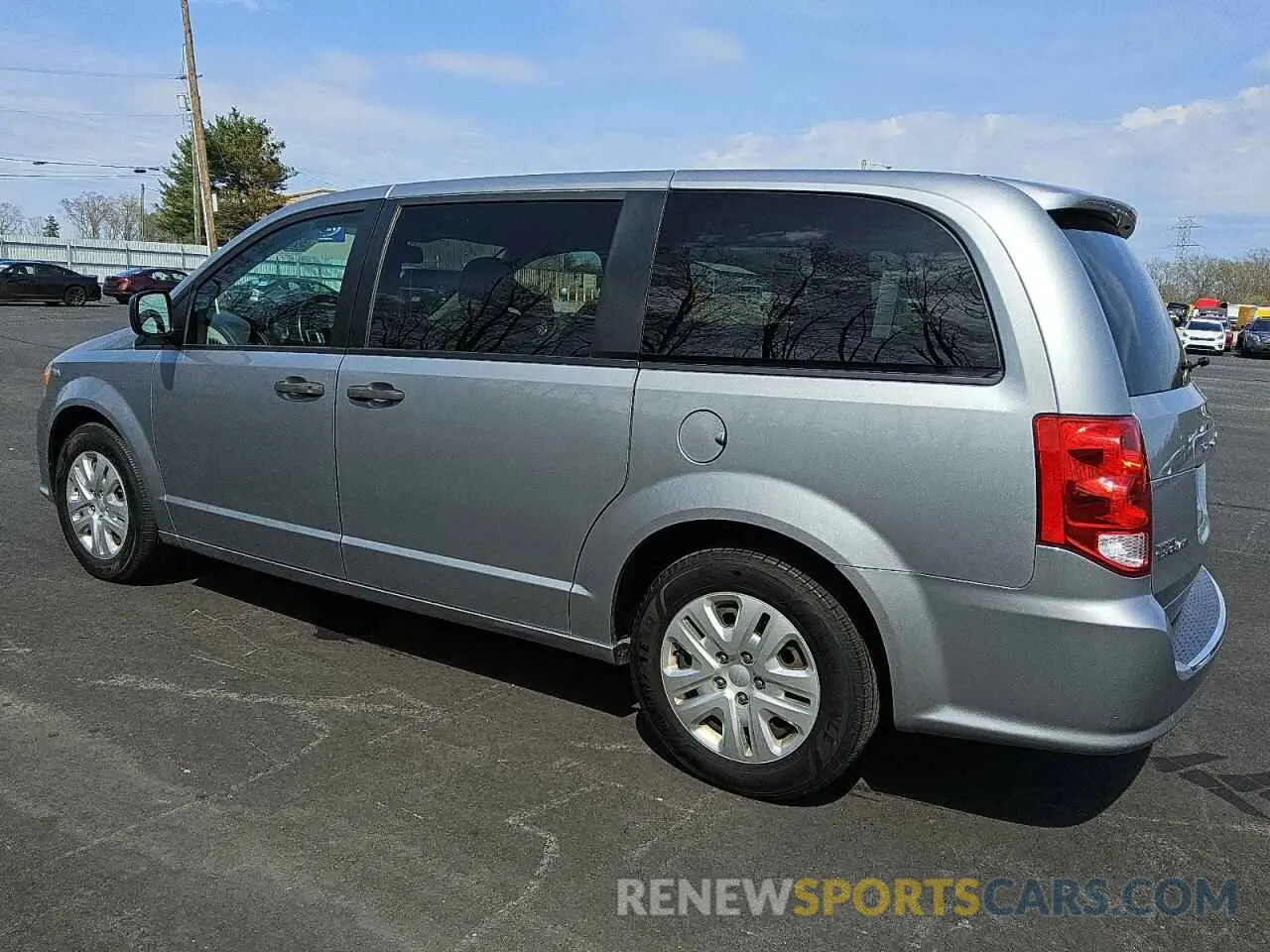 2 Photograph of a damaged car 2C4RDGBG5KR637117 DODGE CARAVAN 2019