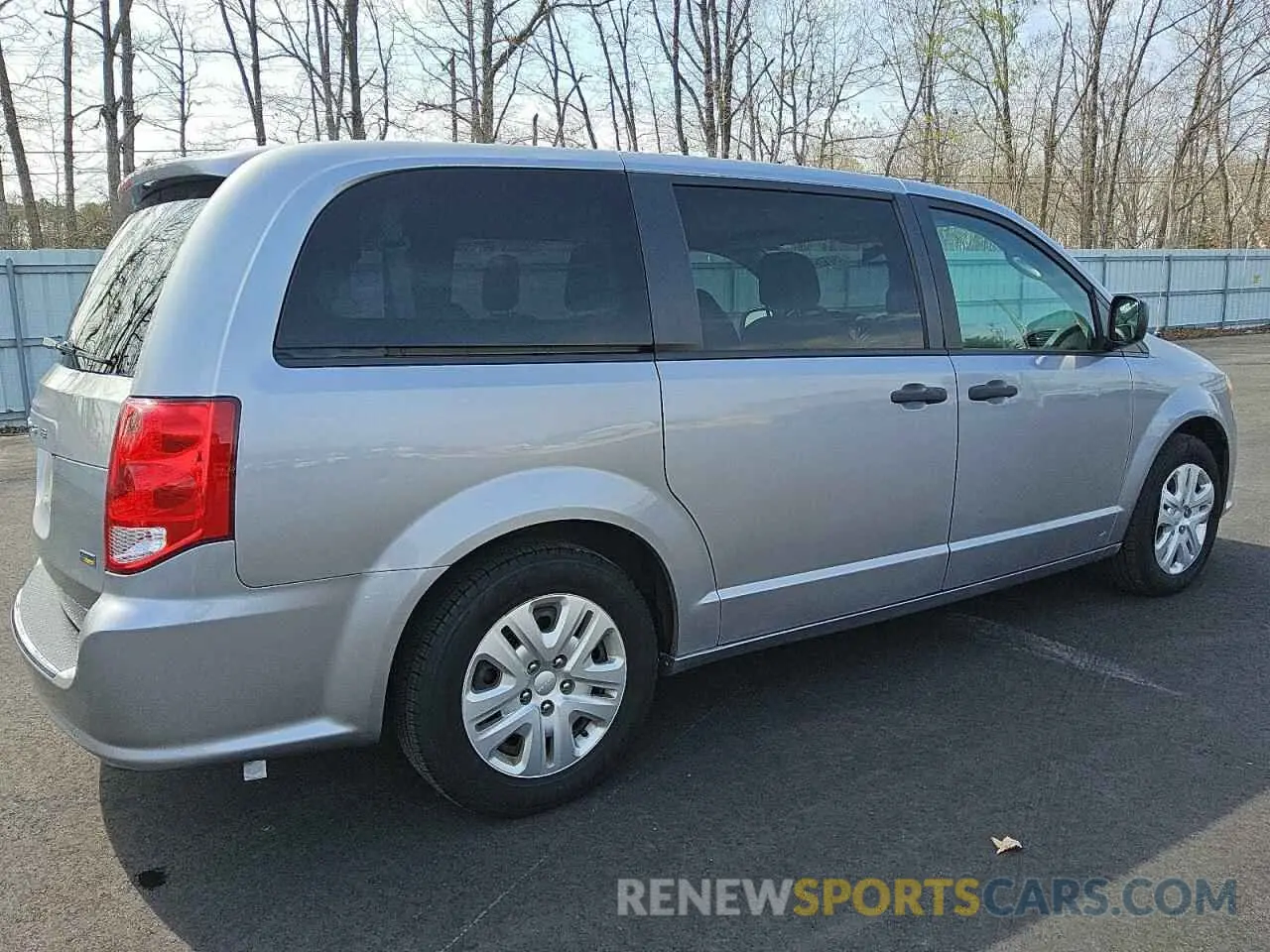 3 Photograph of a damaged car 2C4RDGBG5KR637117 DODGE CARAVAN 2019