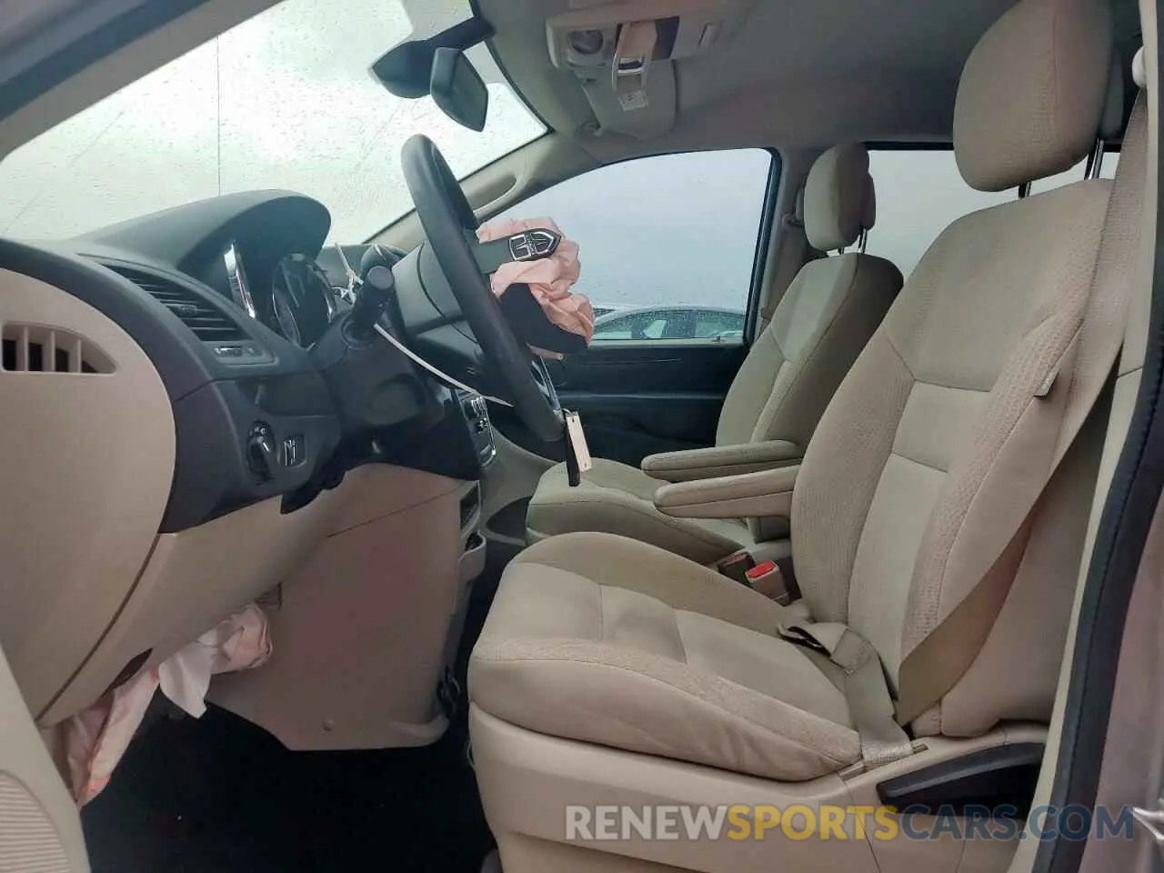 7 Photograph of a damaged car 2C4RDGBG5KR767088 DODGE CARAVAN 2019