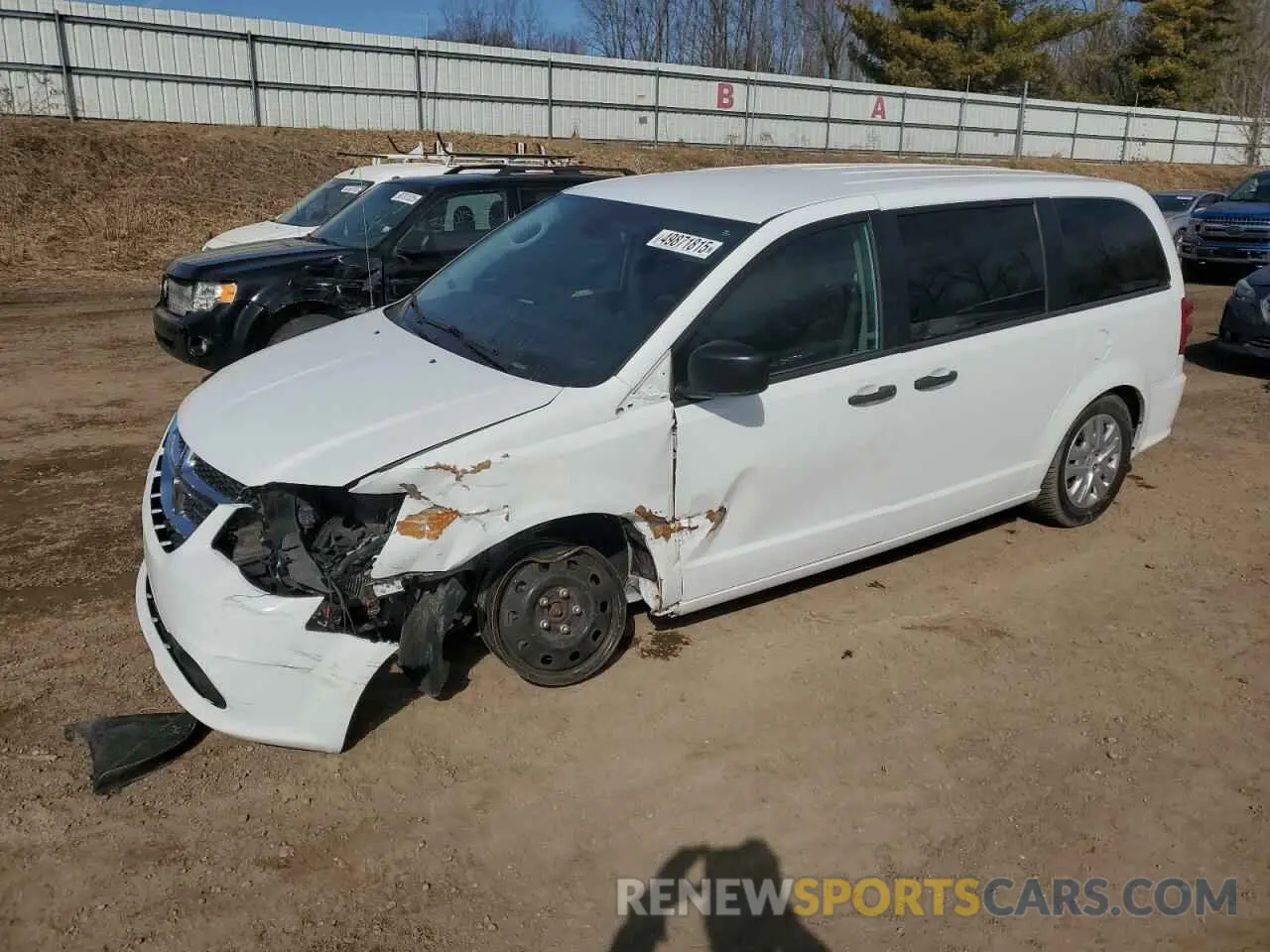 1 Photograph of a damaged car 2C4RDGBG5KR796753 DODGE CARAVAN 2019