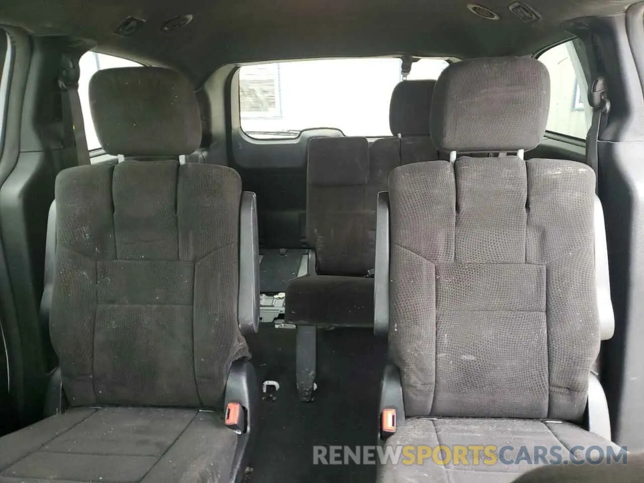 10 Photograph of a damaged car 2C4RDGBG6KR751207 DODGE CARAVAN 2019