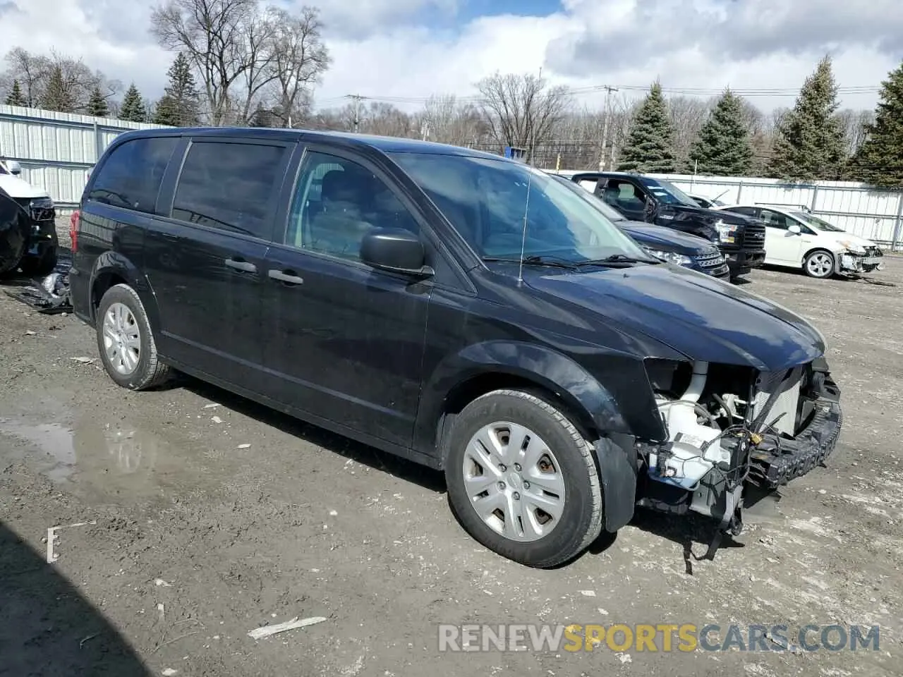 4 Photograph of a damaged car 2C4RDGBG6KR799015 DODGE CARAVAN 2019
