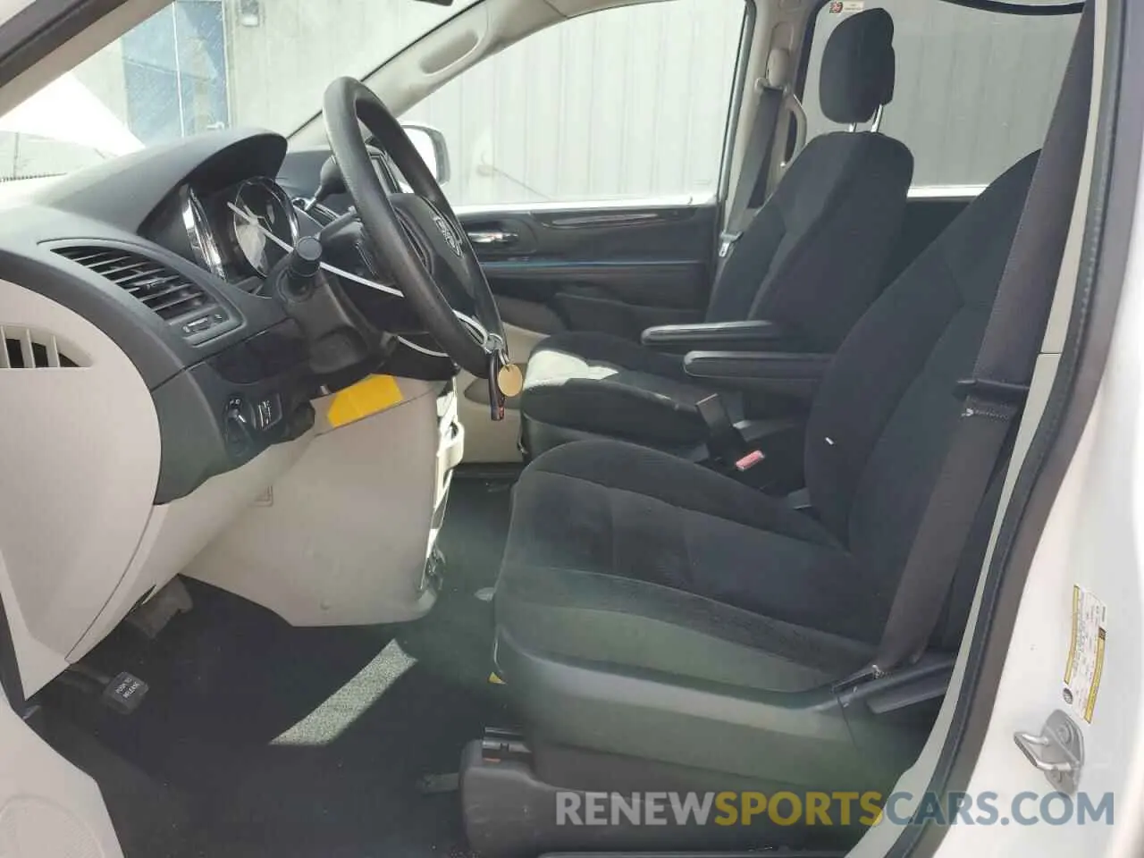 7 Photograph of a damaged car 2C4RDGBG8KR602605 DODGE CARAVAN 2019