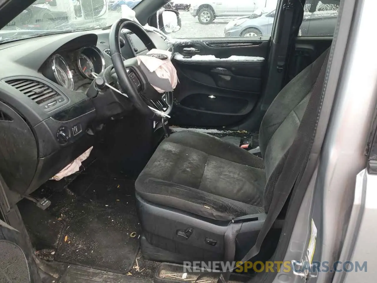 7 Photograph of a damaged car 2C4RDGBG8KR624703 DODGE CARAVAN 2019