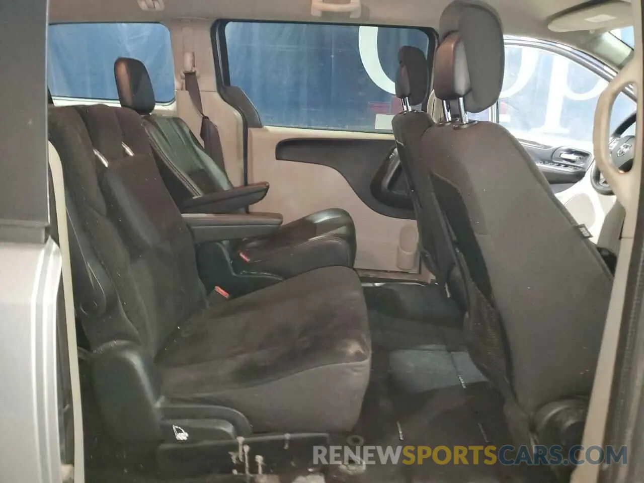 11 Photograph of a damaged car 2C4RDGBG8KR654591 DODGE CARAVAN 2019