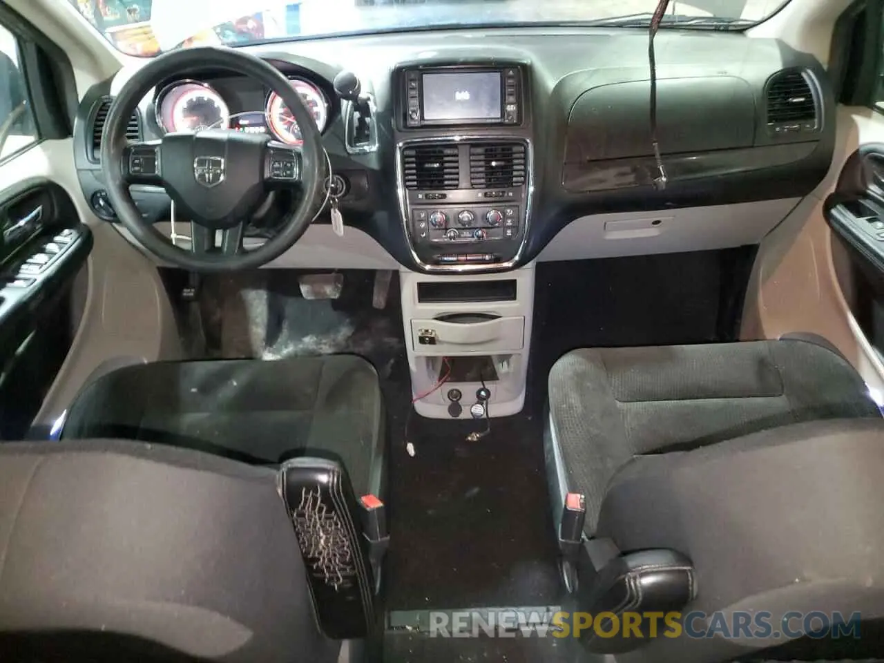 8 Photograph of a damaged car 2C4RDGBG8KR654591 DODGE CARAVAN 2019