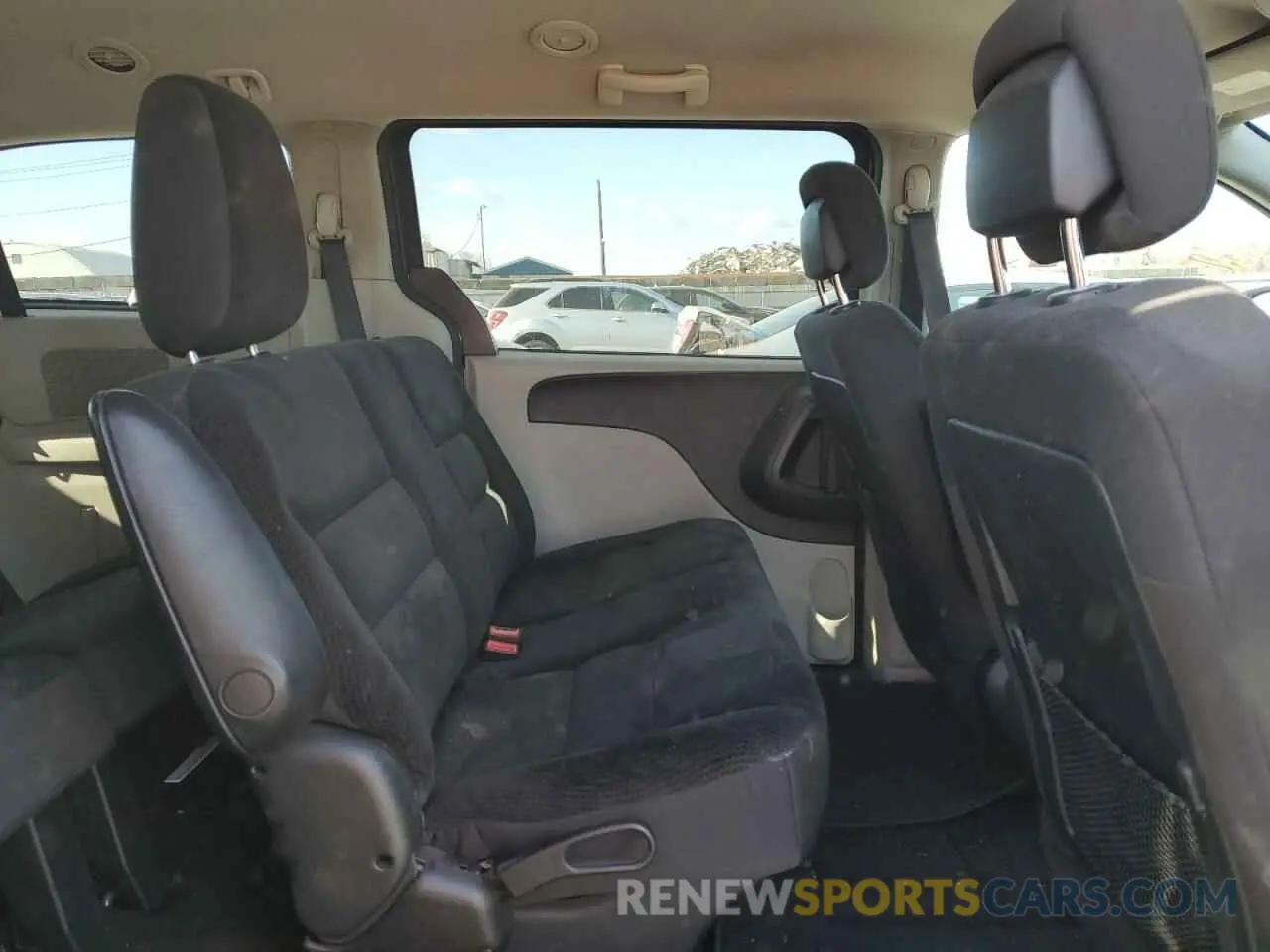 11 Photograph of a damaged car 2C4RDGBG8KR792423 DODGE CARAVAN 2019