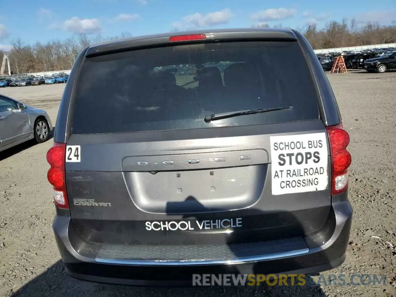 6 Photograph of a damaged car 2C4RDGBG8KR792423 DODGE CARAVAN 2019