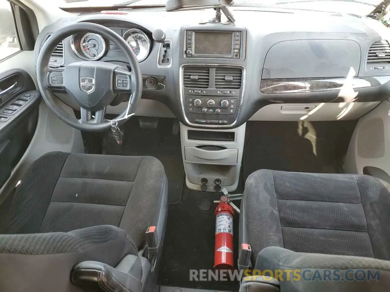 8 Photograph of a damaged car 2C4RDGBG8KR792423 DODGE CARAVAN 2019