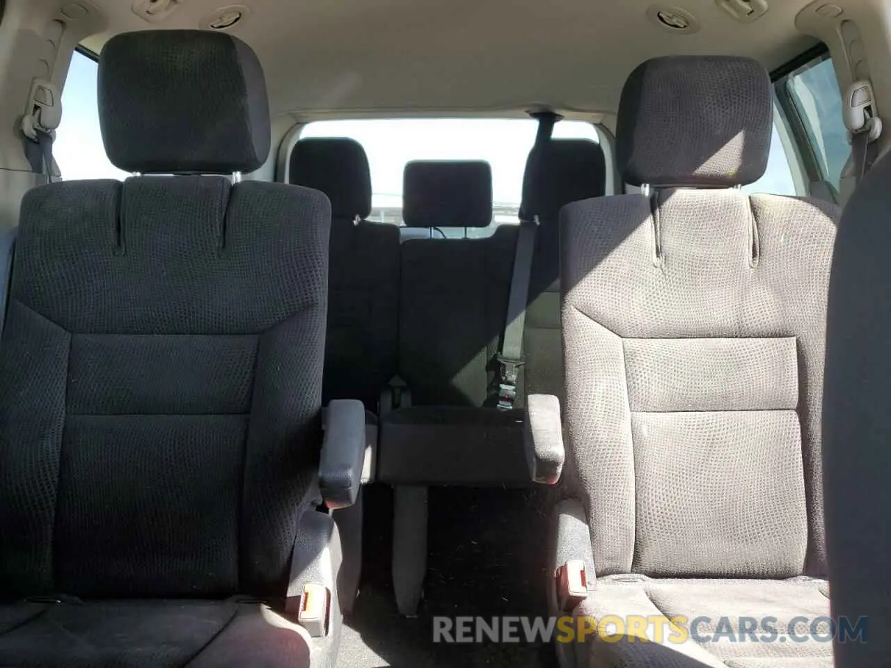 10 Photograph of a damaged car 2C4RDGBG9KR501525 DODGE CARAVAN 2019