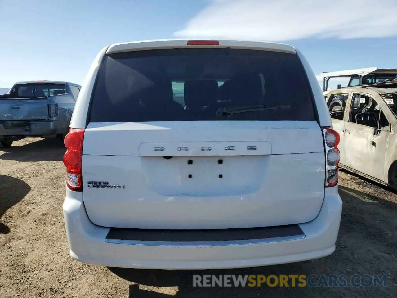 6 Photograph of a damaged car 2C4RDGBG9KR501525 DODGE CARAVAN 2019