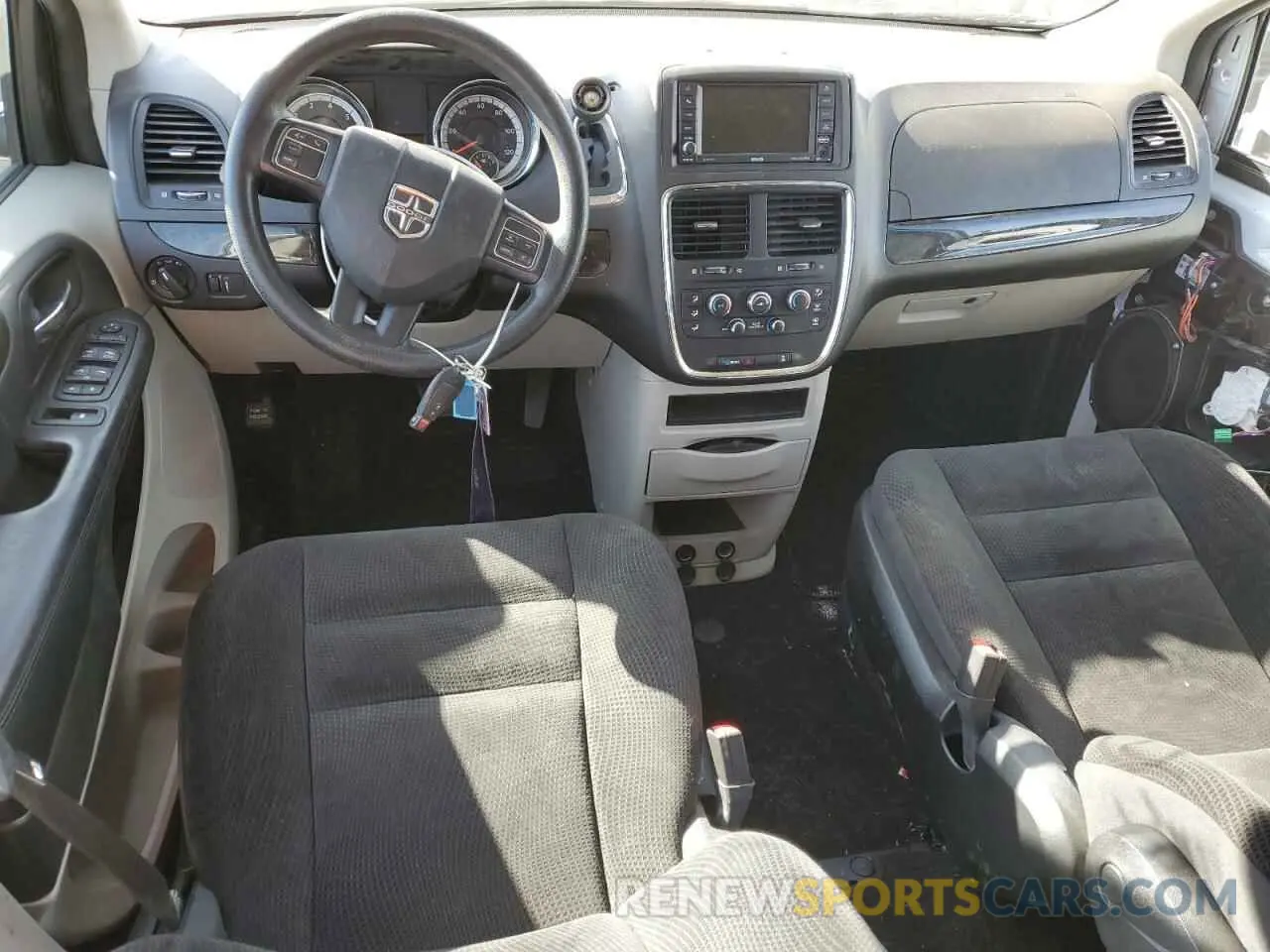 8 Photograph of a damaged car 2C4RDGBG9KR501525 DODGE CARAVAN 2019