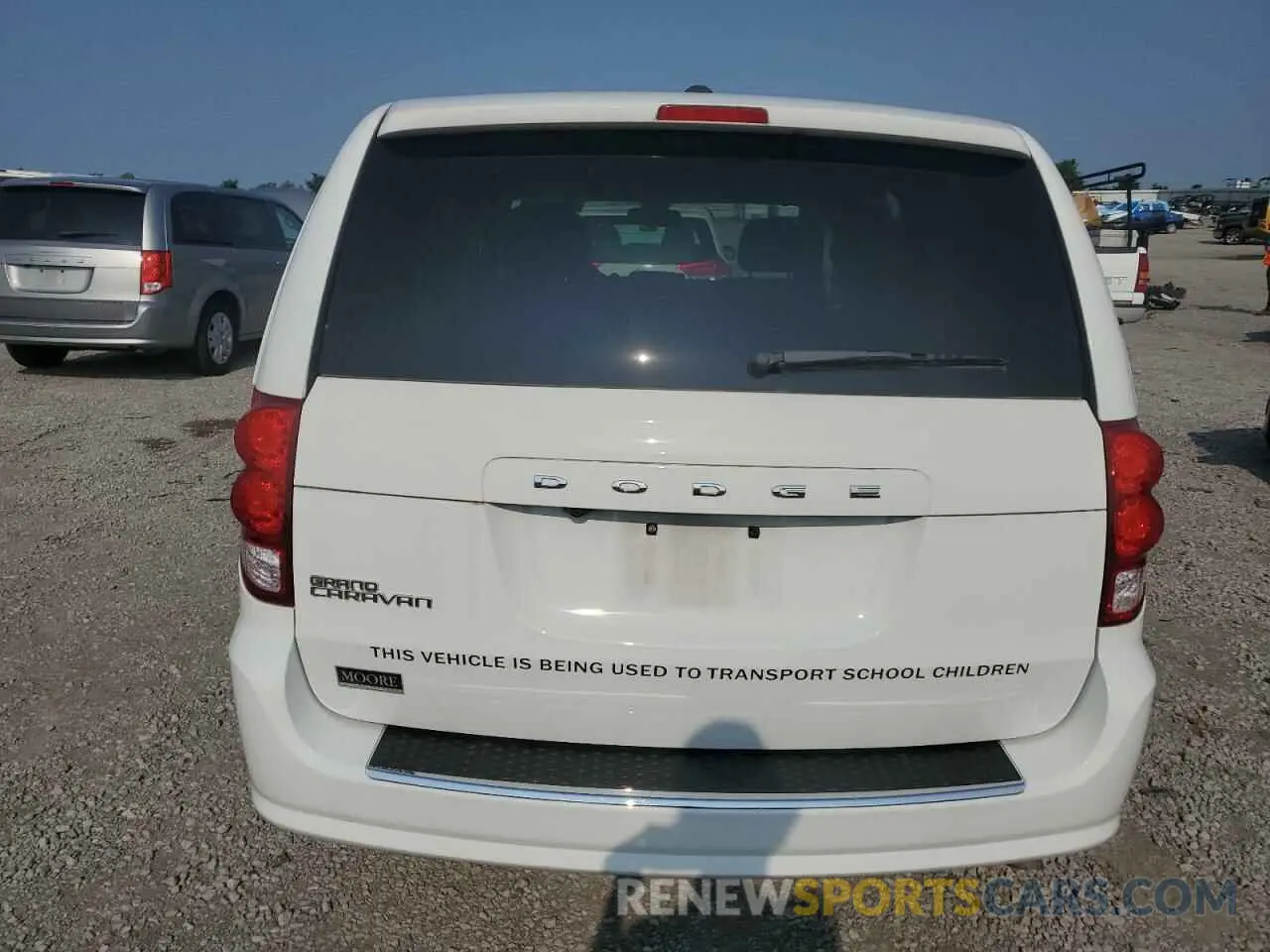 6 Photograph of a damaged car 2C4RDGBG9KR808712 DODGE CARAVAN 2019