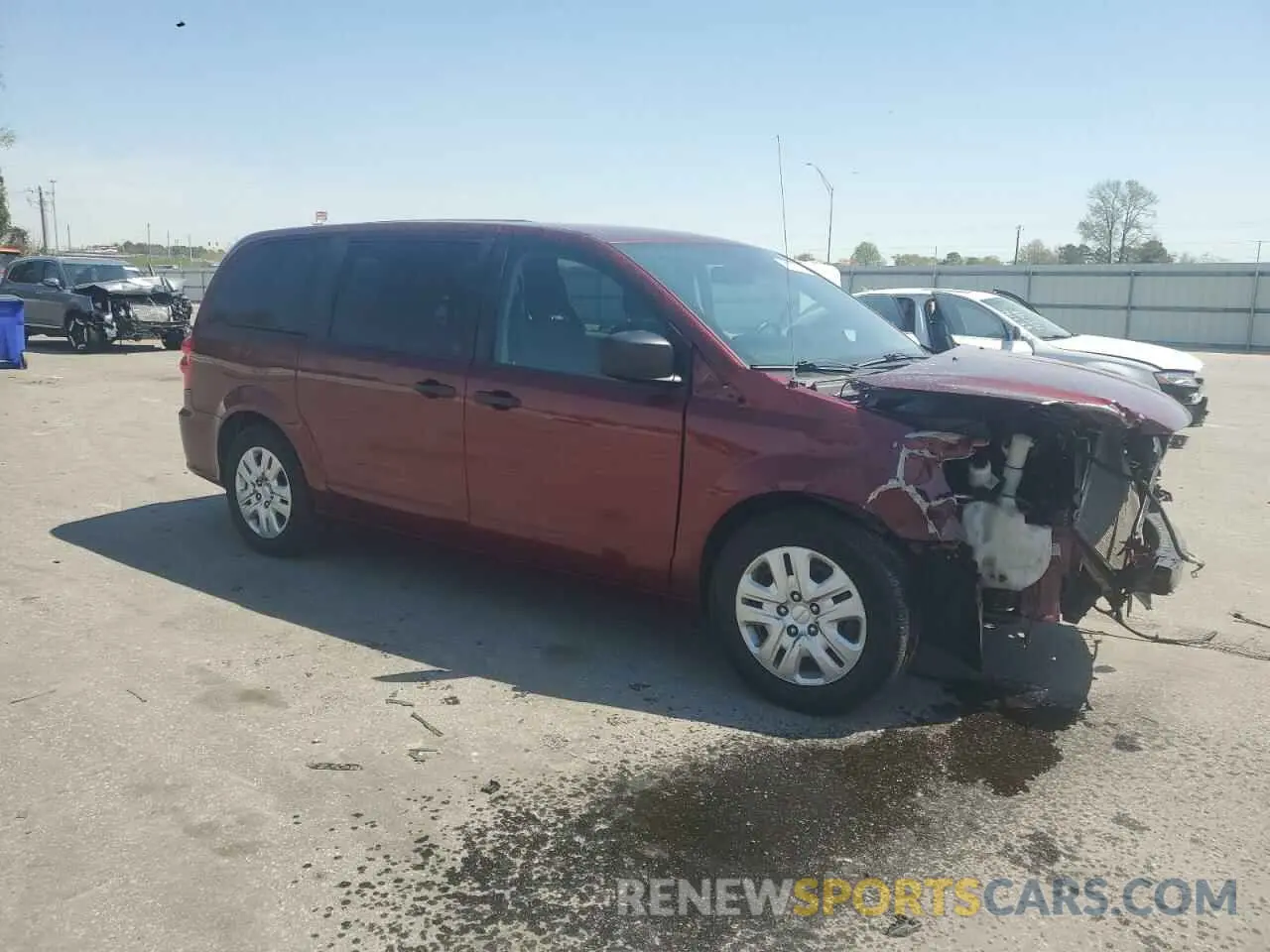 4 Photograph of a damaged car 2C4RDGBGXKR559126 DODGE CARAVAN 2019