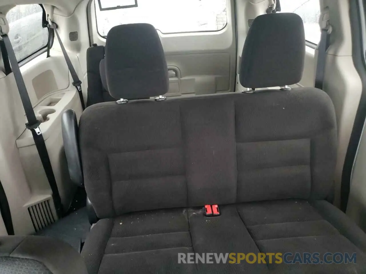 10 Photograph of a damaged car 2C4RDGBGXKR766731 DODGE CARAVAN 2019