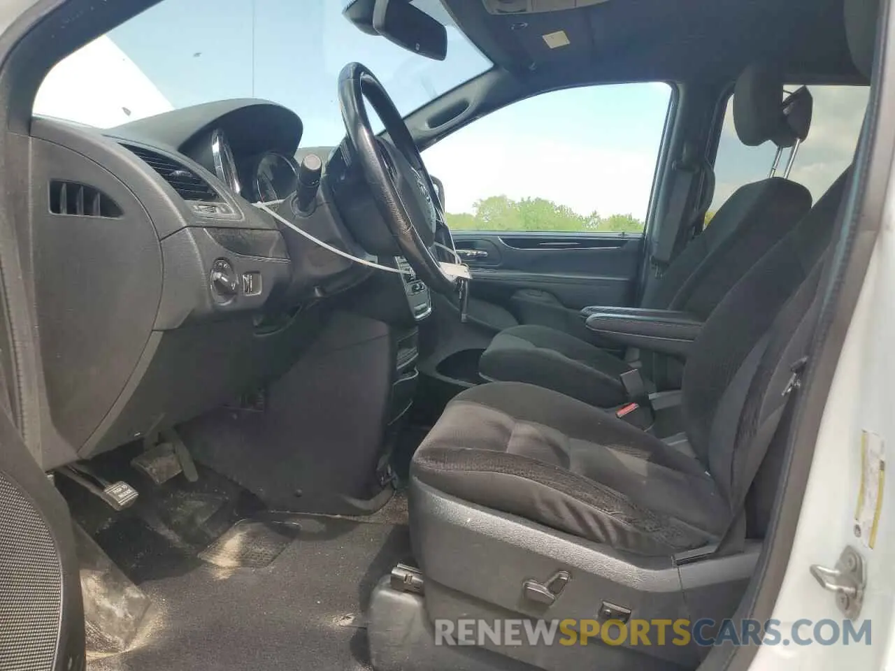 7 Photograph of a damaged car 2C4RDGBGXKR796571 DODGE CARAVAN 2019