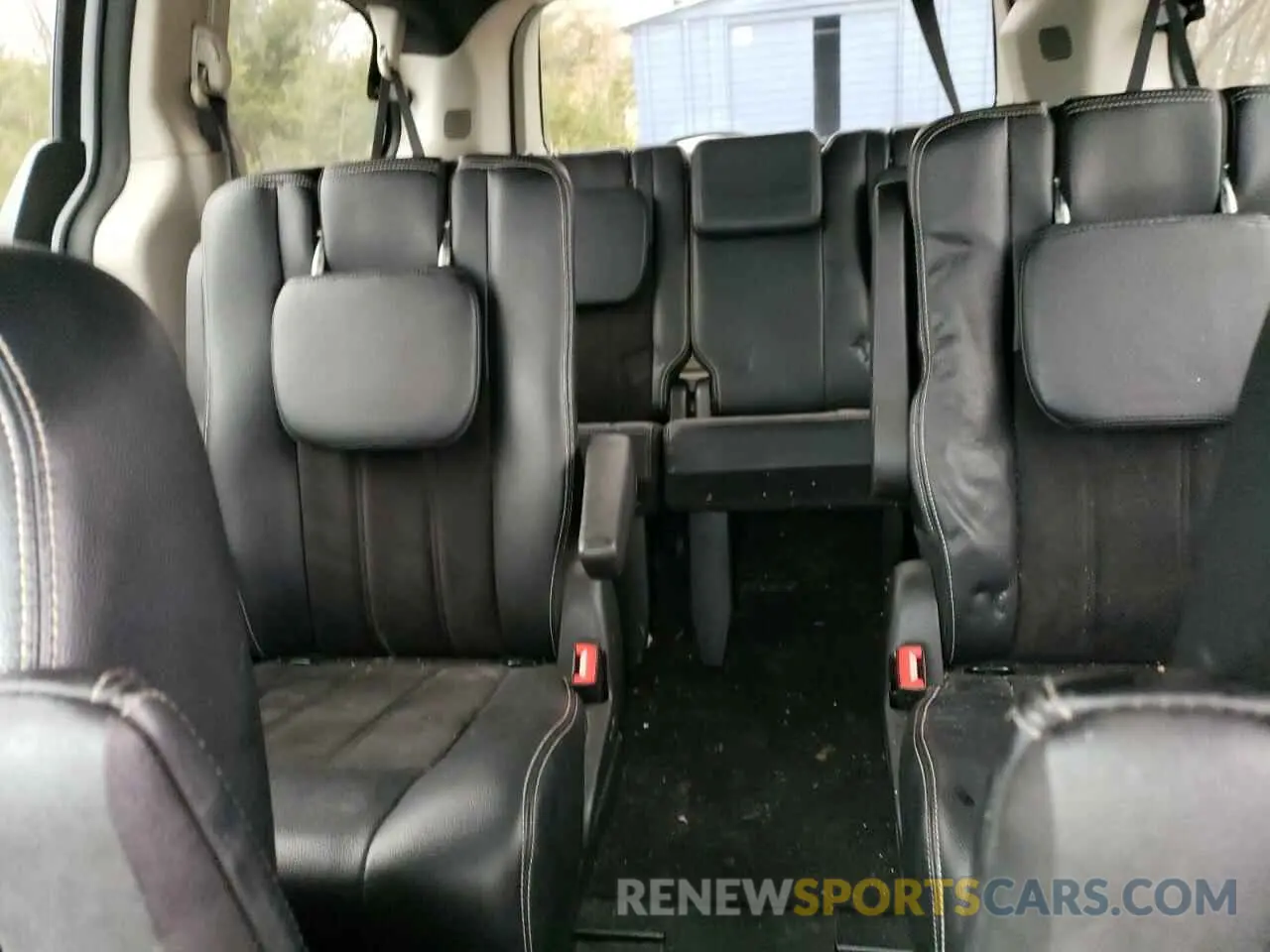 10 Photograph of a damaged car 2C4RDGCG0KR737107 DODGE CARAVAN 2019