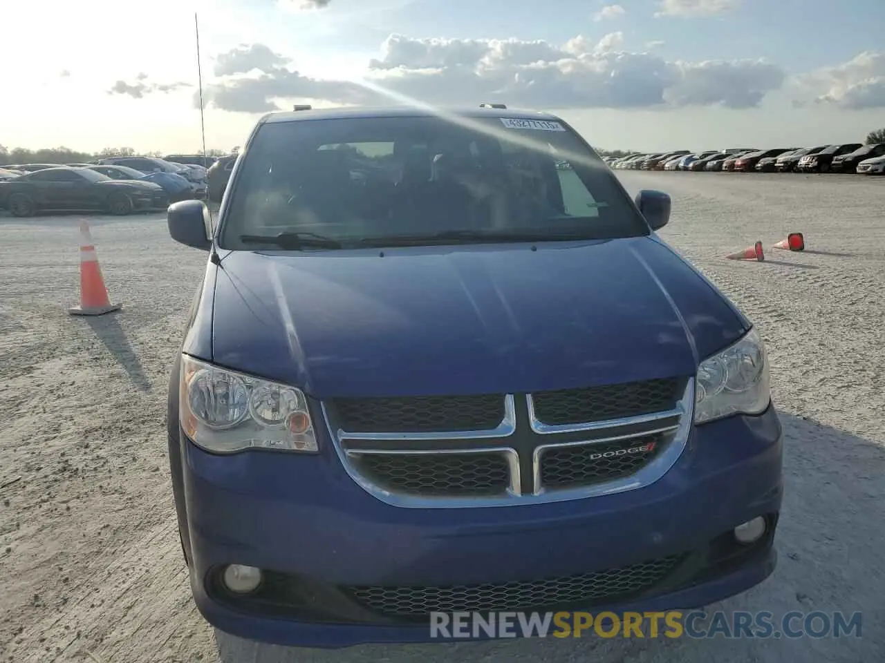 5 Photograph of a damaged car 2C4RDGCG1KR699547 DODGE CARAVAN 2019