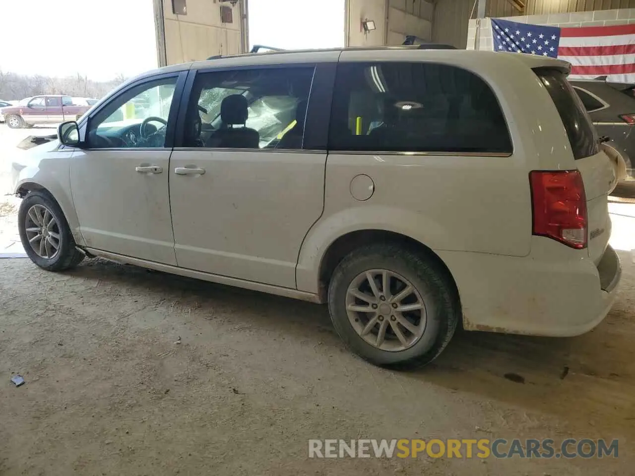 2 Photograph of a damaged car 2C4RDGCG1KR736709 DODGE CARAVAN 2019