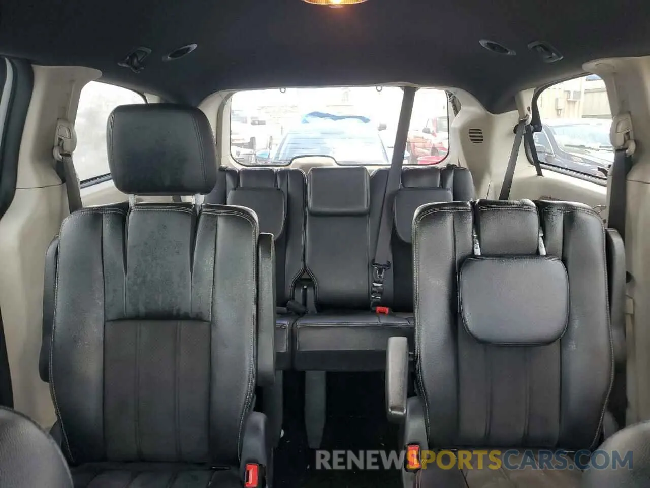 10 Photograph of a damaged car 2C4RDGCG1KR754854 DODGE CARAVAN 2019
