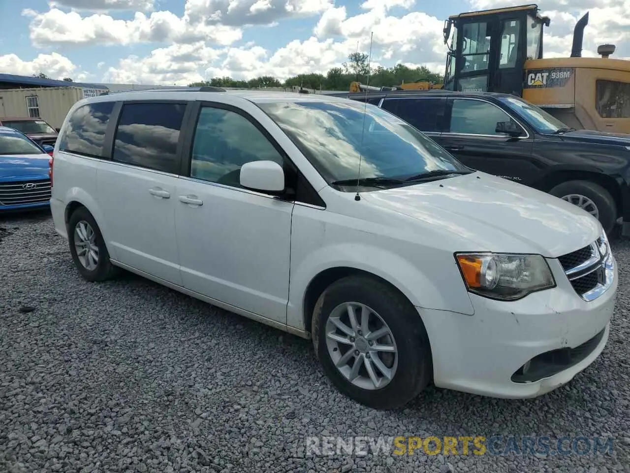 4 Photograph of a damaged car 2C4RDGCG1KR754854 DODGE CARAVAN 2019
