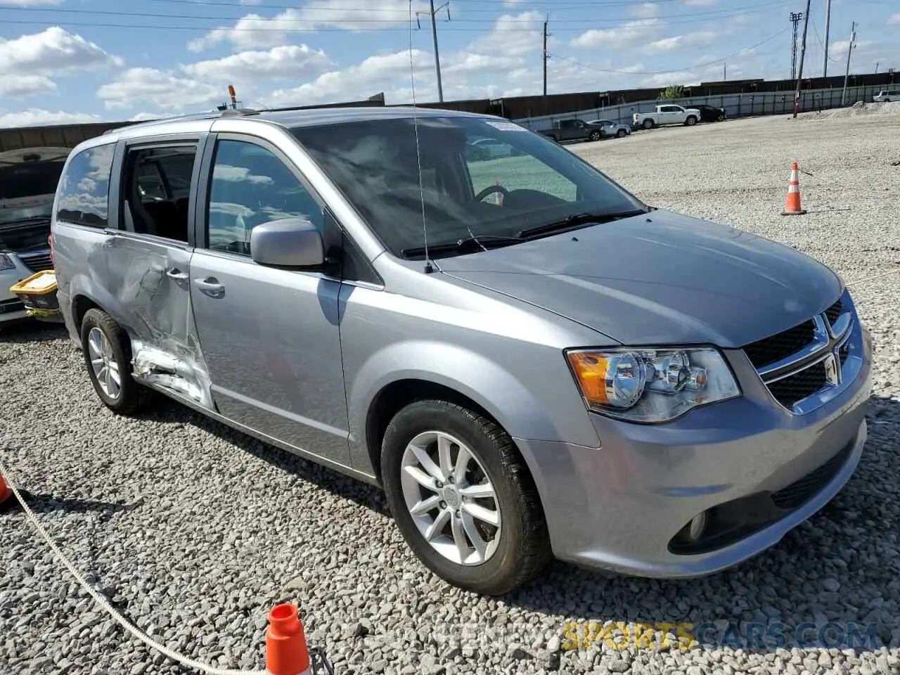 4 Photograph of a damaged car 2C4RDGCG2KR742700 DODGE CARAVAN 2019