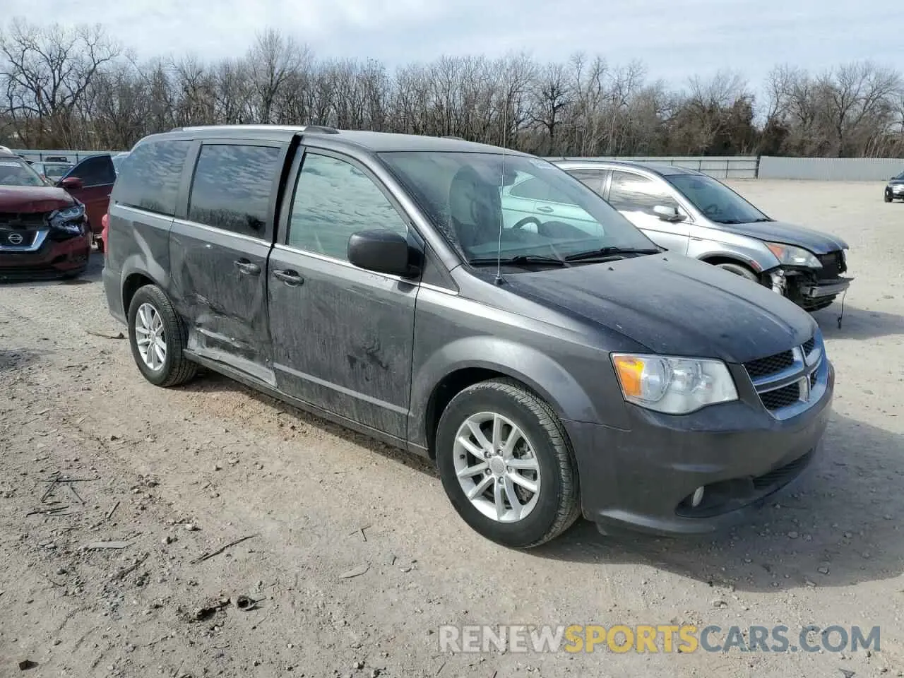4 Photograph of a damaged car 2C4RDGCG2KR800031 DODGE CARAVAN 2019