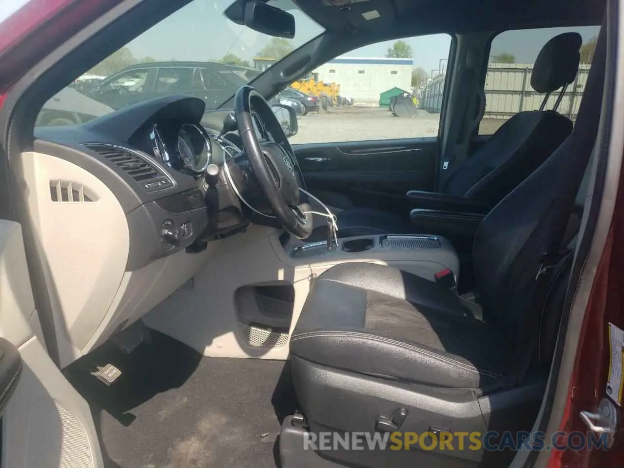 7 Photograph of a damaged car 2C4RDGCG3KR543705 DODGE CARAVAN 2019