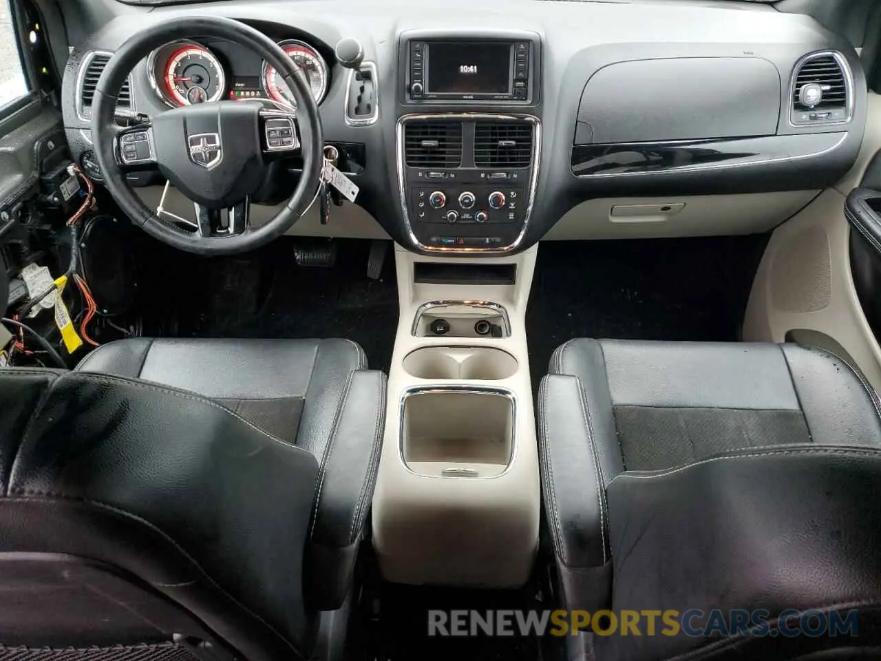 8 Photograph of a damaged car 2C4RDGCG3KR679543 DODGE CARAVAN 2019
