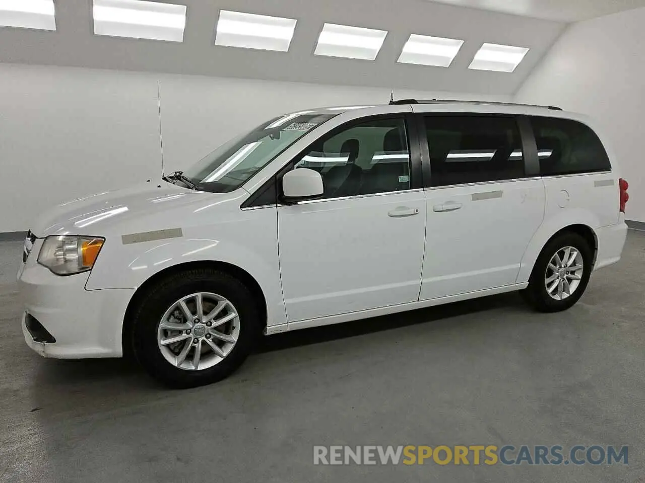 1 Photograph of a damaged car 2C4RDGCG3KR713111 DODGE CARAVAN 2019
