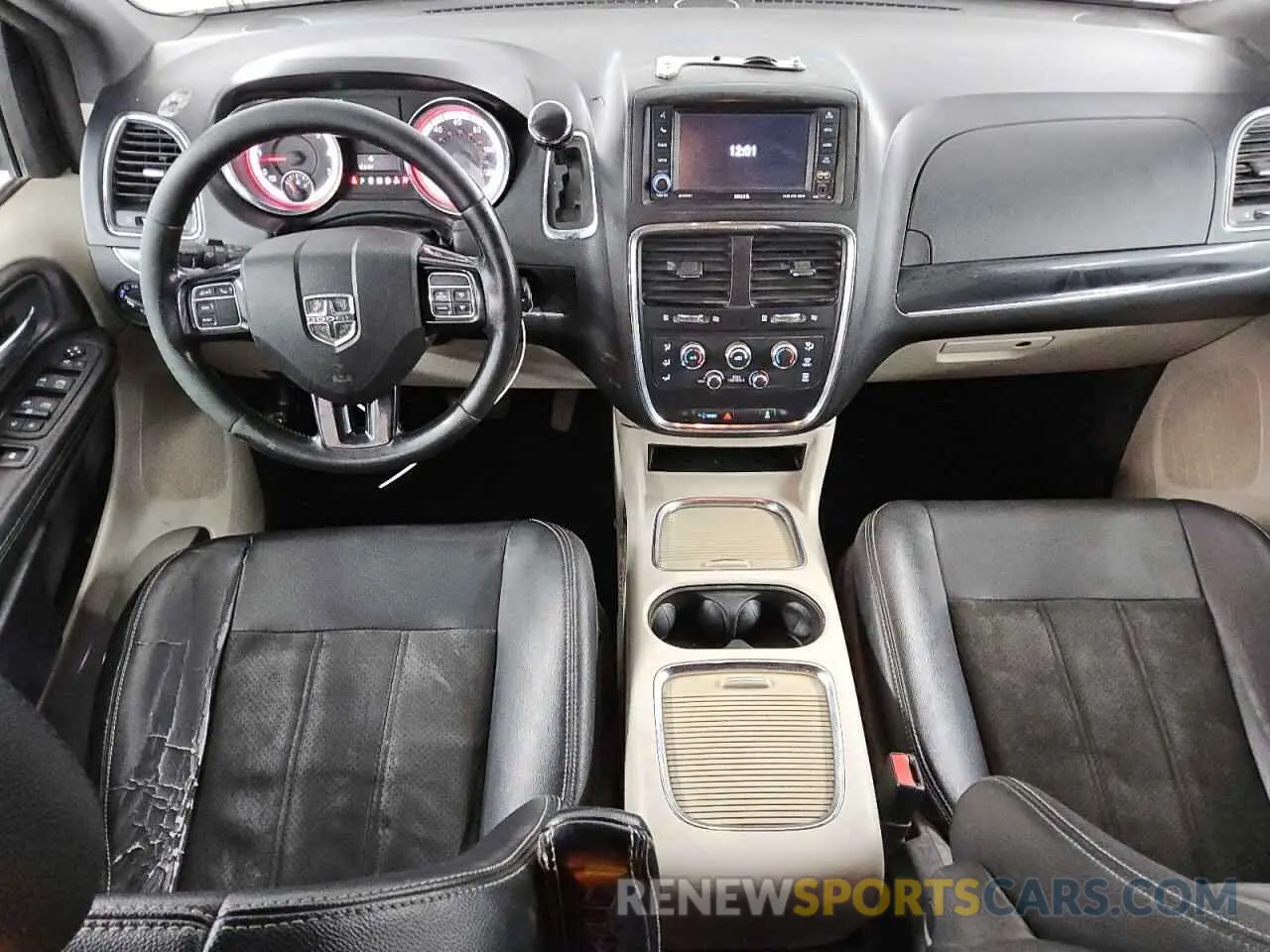 8 Photograph of a damaged car 2C4RDGCG3KR713111 DODGE CARAVAN 2019