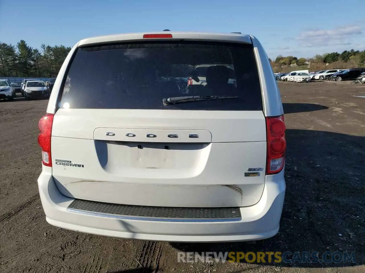 6 Photograph of a damaged car 2C4RDGCG3KR725405 DODGE CARAVAN 2019