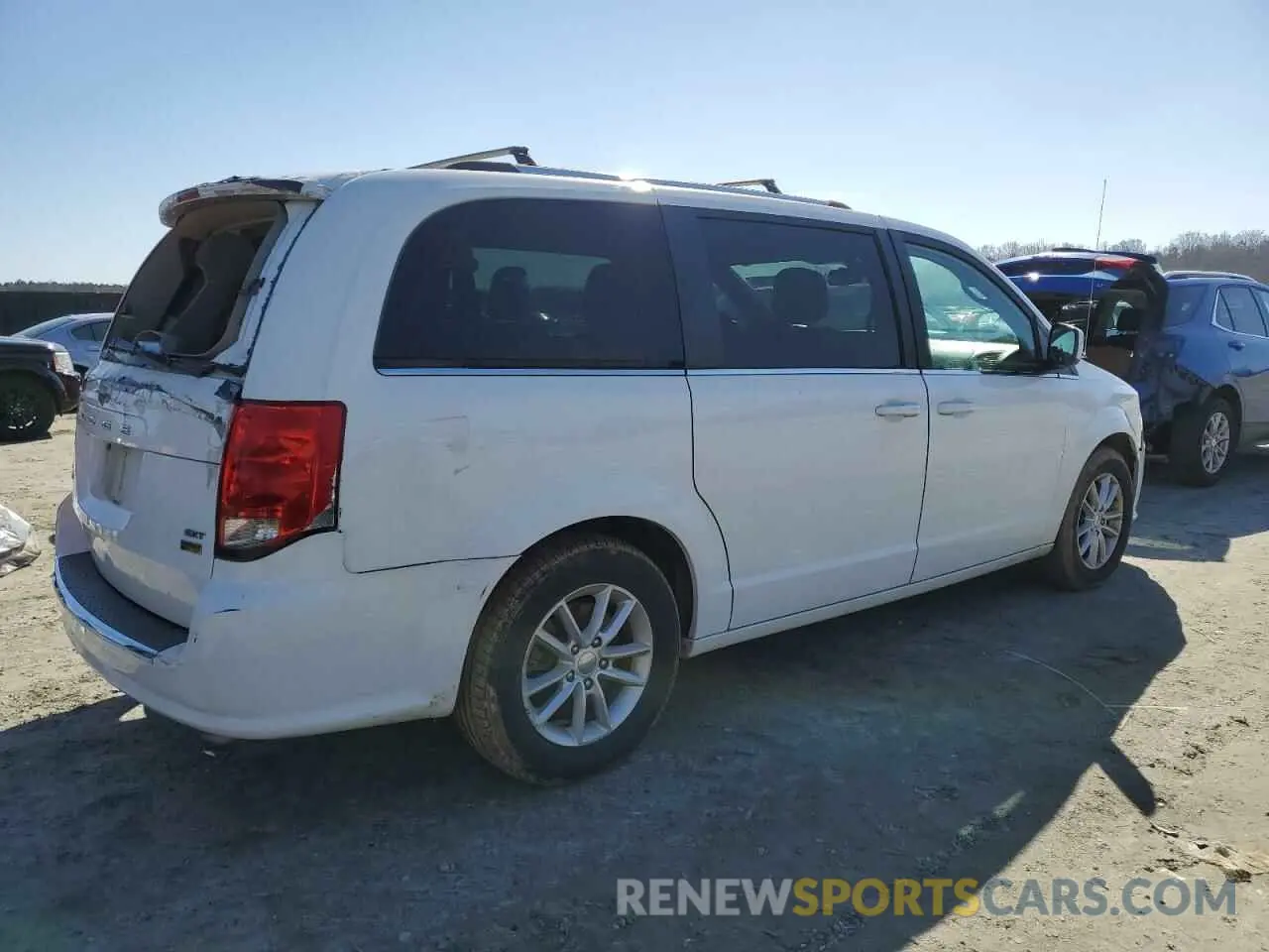 3 Photograph of a damaged car 2C4RDGCG3KR752958 DODGE CARAVAN 2019