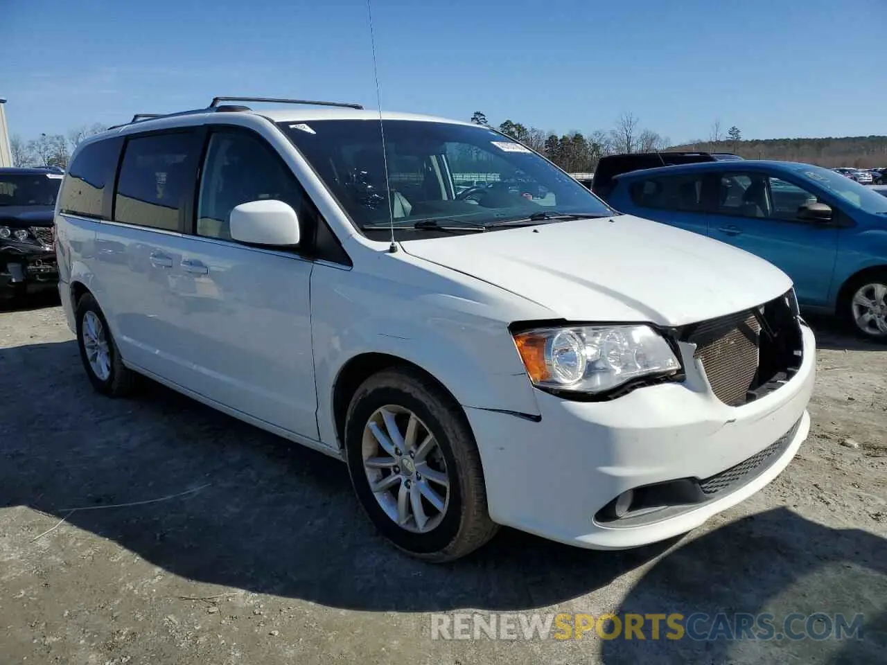 4 Photograph of a damaged car 2C4RDGCG3KR752958 DODGE CARAVAN 2019