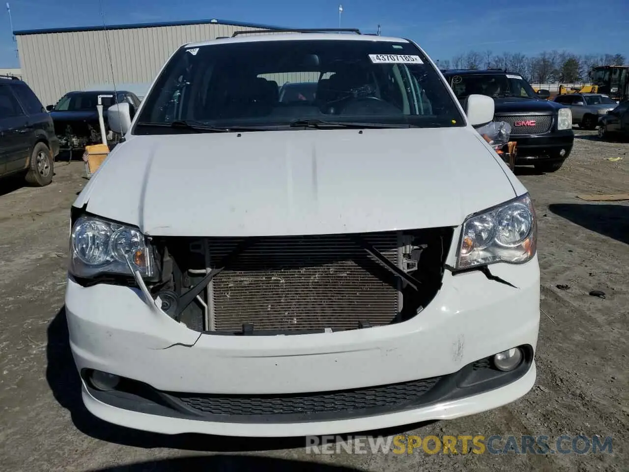 5 Photograph of a damaged car 2C4RDGCG3KR752958 DODGE CARAVAN 2019
