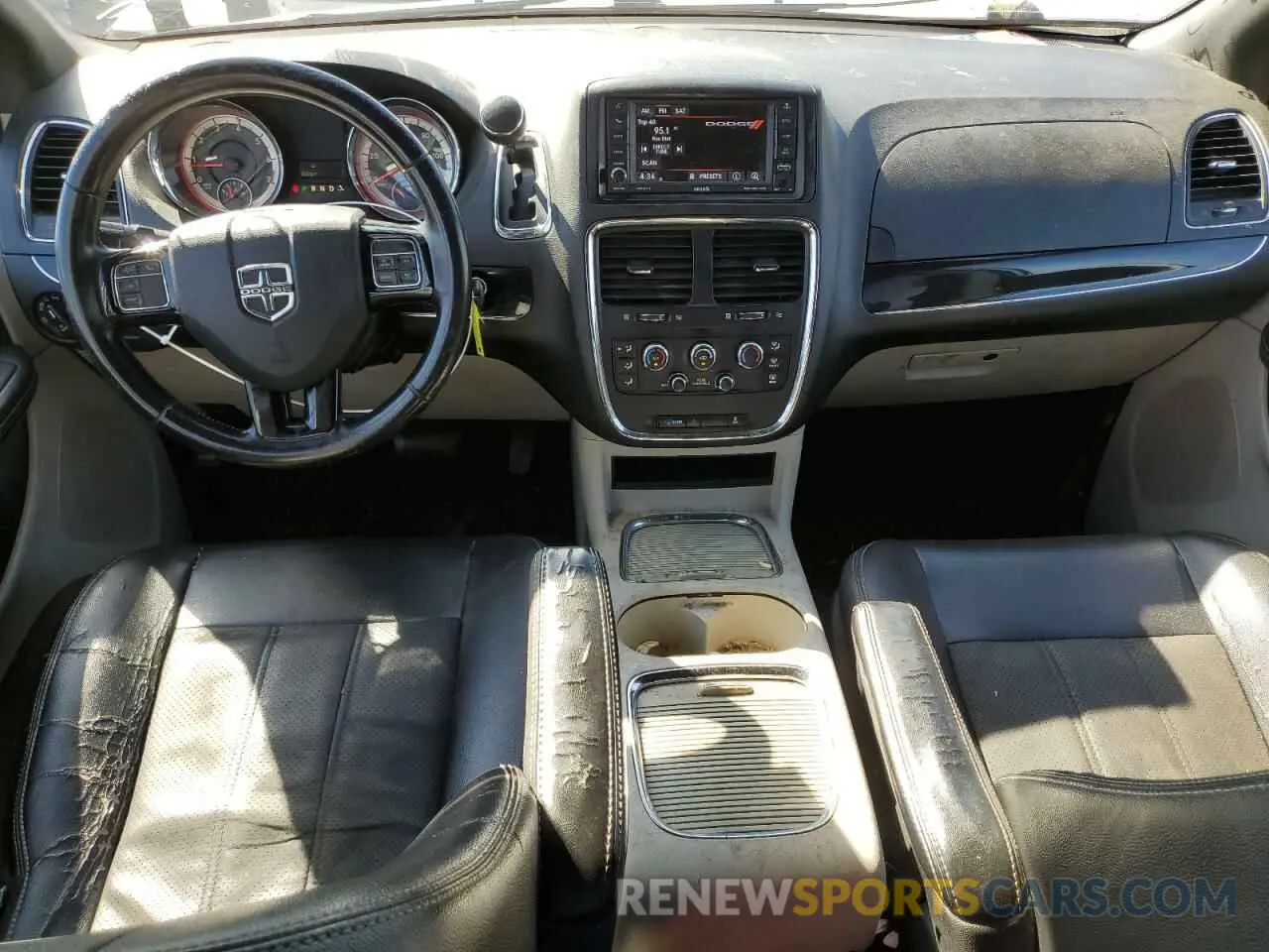 8 Photograph of a damaged car 2C4RDGCG3KR752958 DODGE CARAVAN 2019