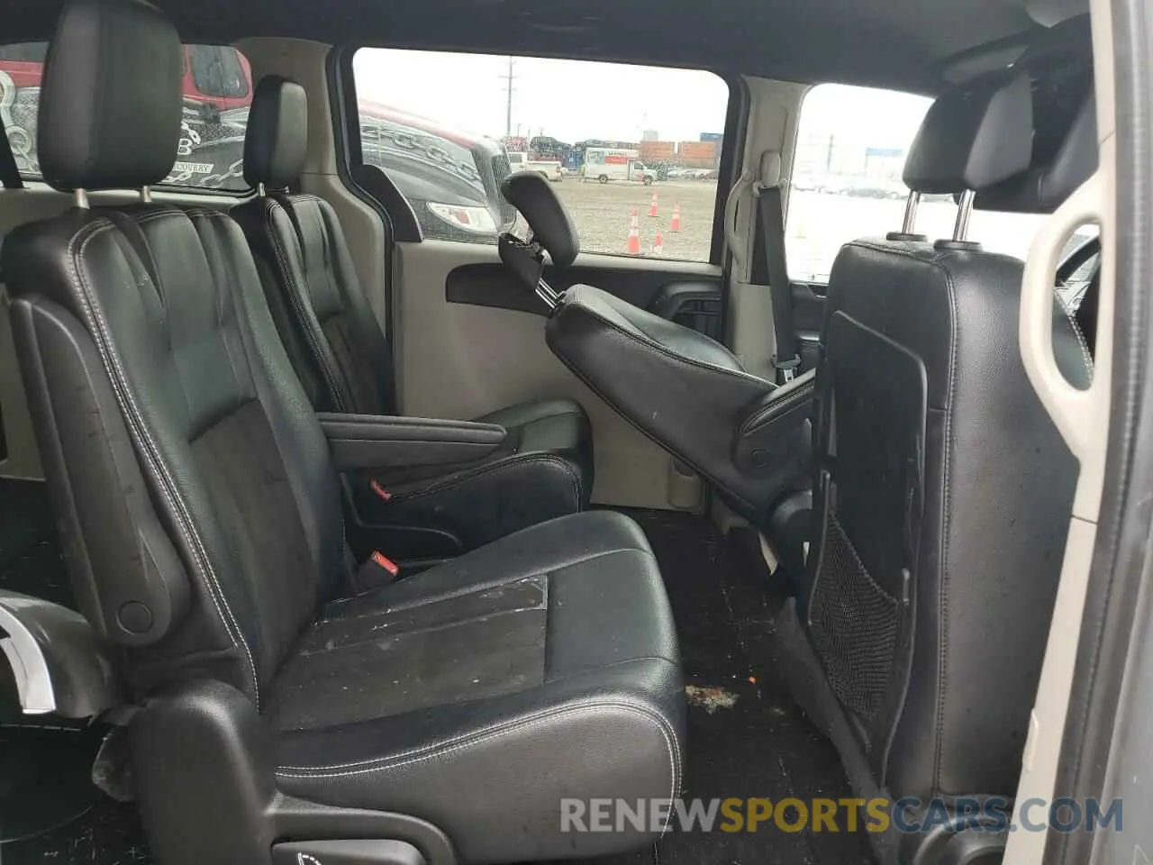 11 Photograph of a damaged car 2C4RDGCG4KR682421 DODGE CARAVAN 2019