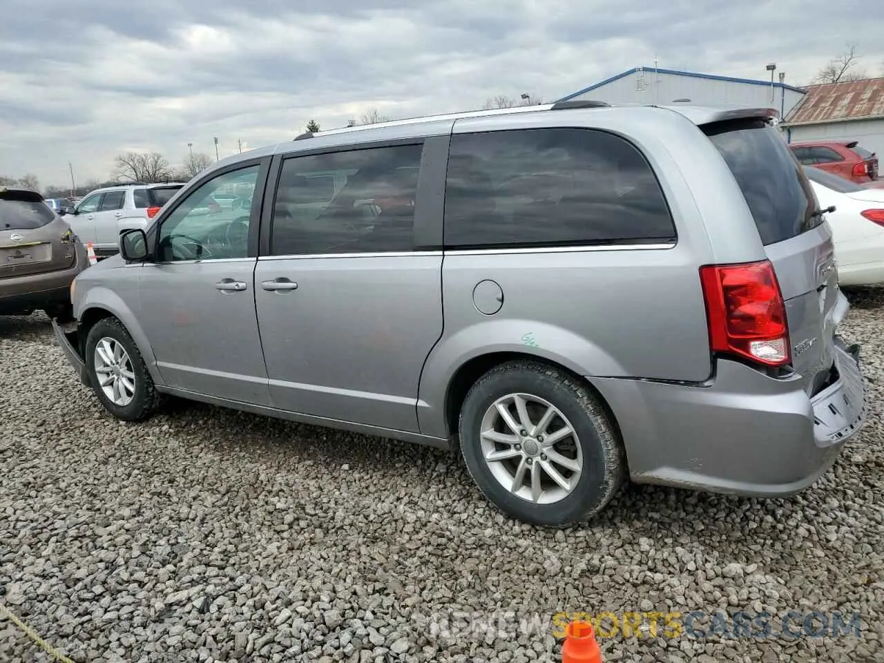 2 Photograph of a damaged car 2C4RDGCG4KR682421 DODGE CARAVAN 2019