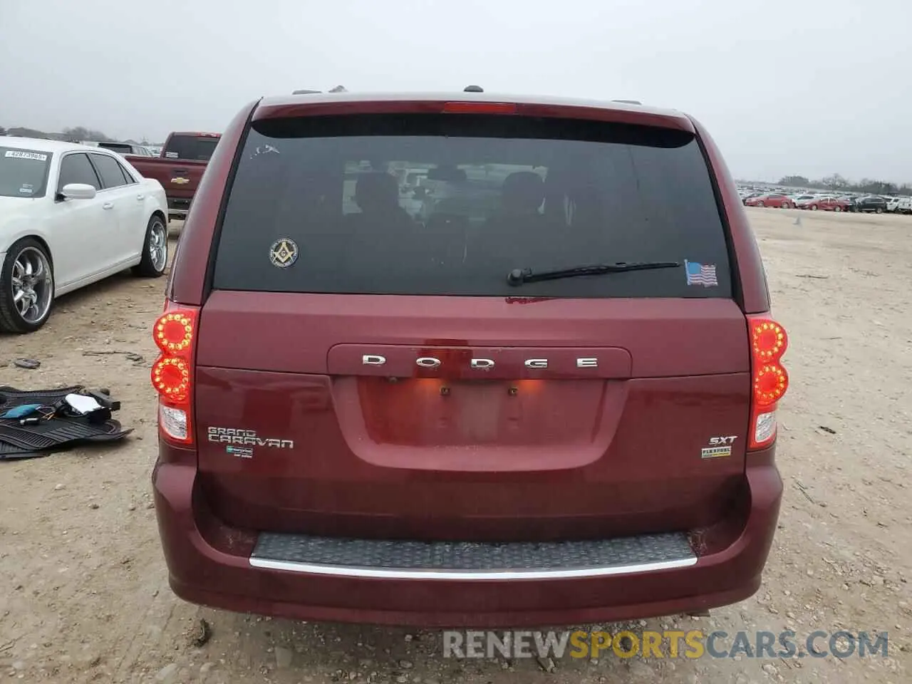 6 Photograph of a damaged car 2C4RDGCG4KR771258 DODGE CARAVAN 2019