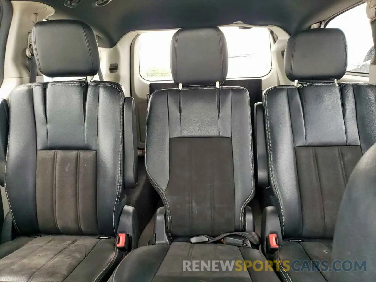 10 Photograph of a damaged car 2C4RDGCG5KR544452 DODGE CARAVAN 2019