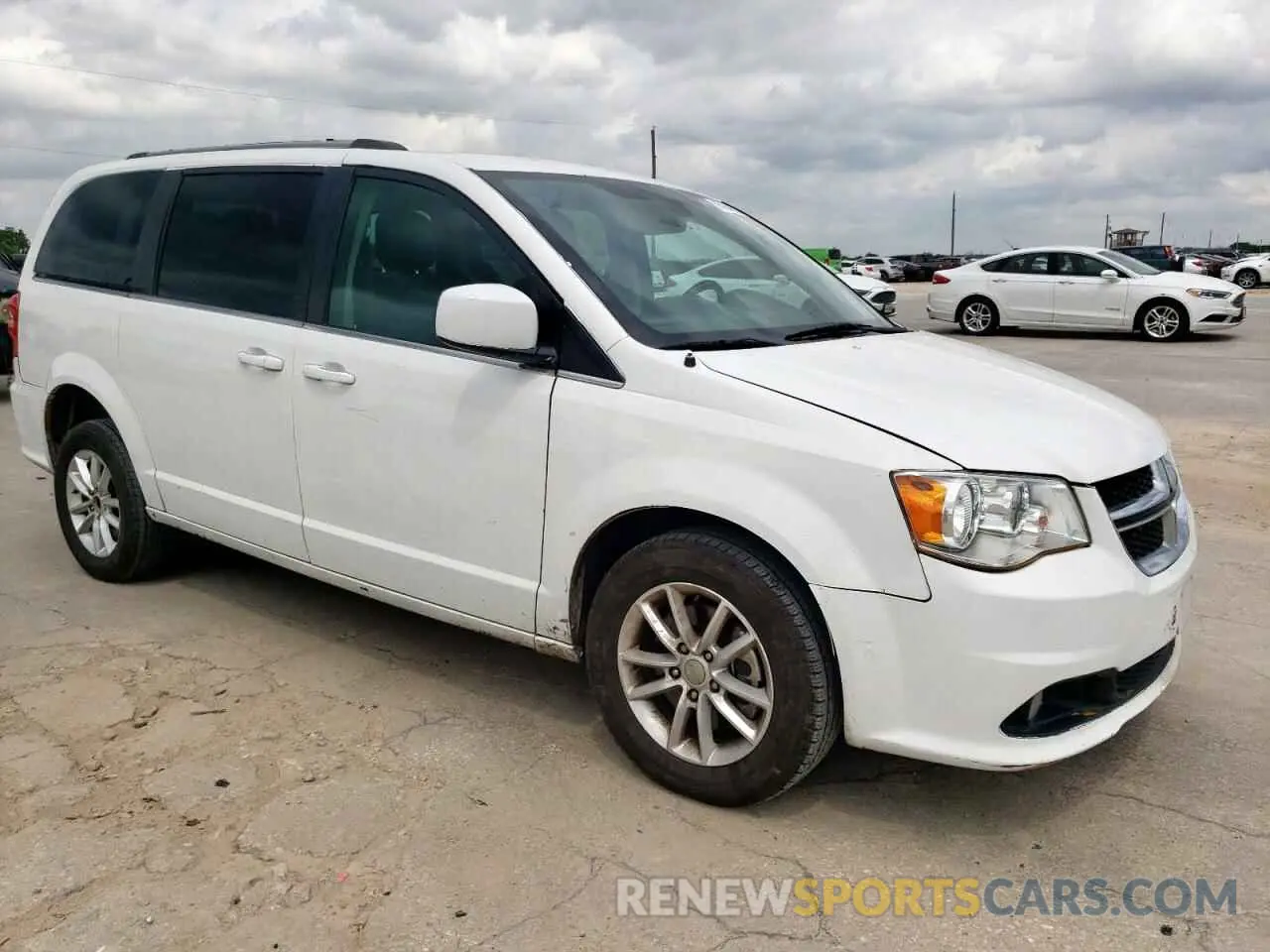 4 Photograph of a damaged car 2C4RDGCG5KR544452 DODGE CARAVAN 2019