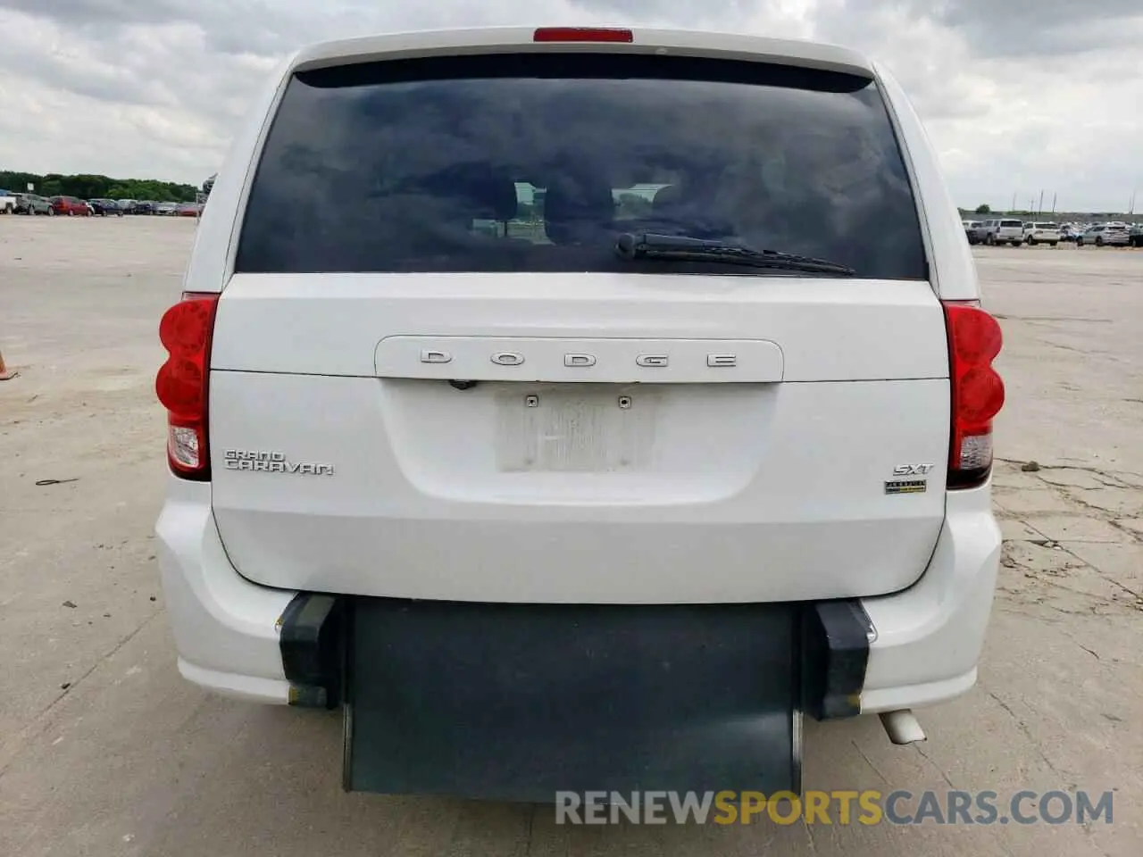 6 Photograph of a damaged car 2C4RDGCG5KR544452 DODGE CARAVAN 2019