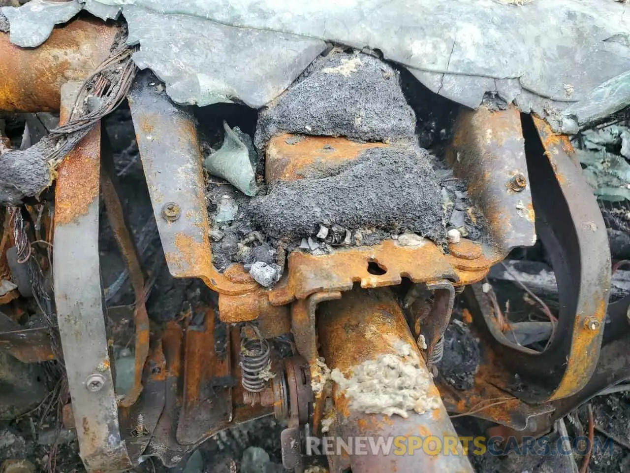 9 Photograph of a damaged car 2C4RDGCG5KR557833 DODGE CARAVAN 2019