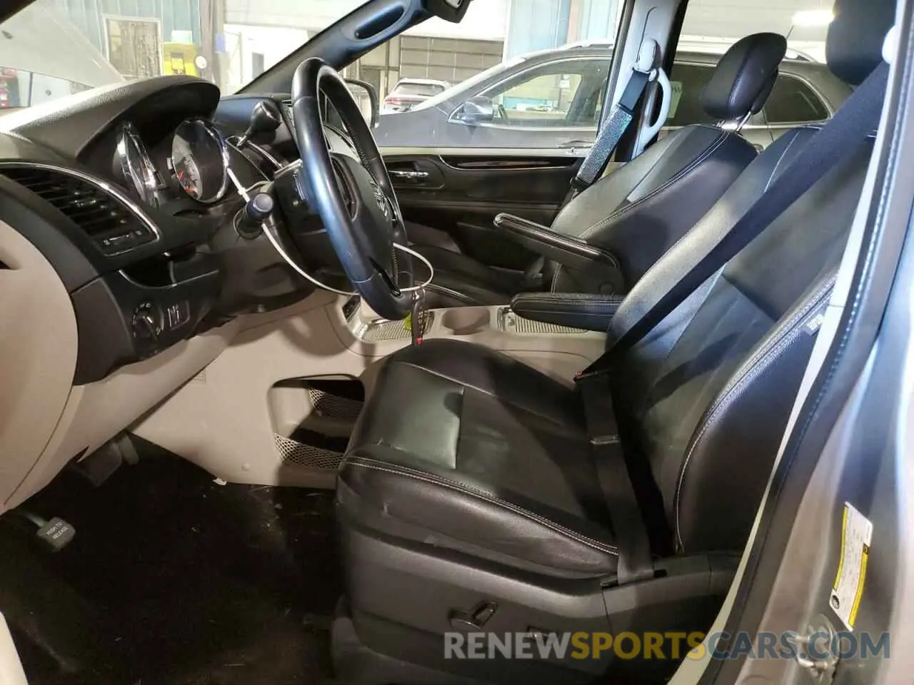 7 Photograph of a damaged car 2C4RDGCG7KR519424 DODGE CARAVAN 2019