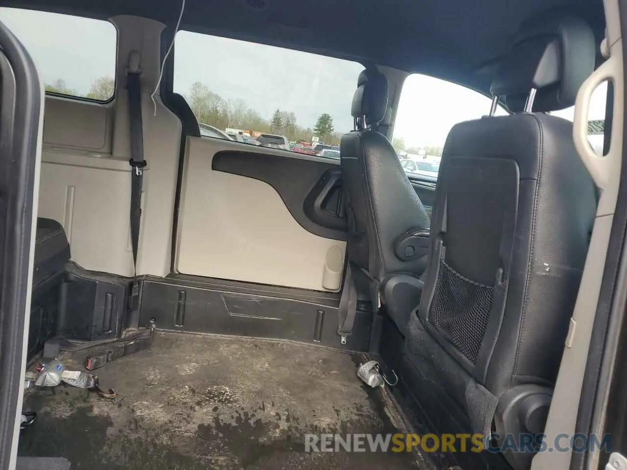 11 Photograph of a damaged car 2C4RDGCG7KR596391 DODGE CARAVAN 2019